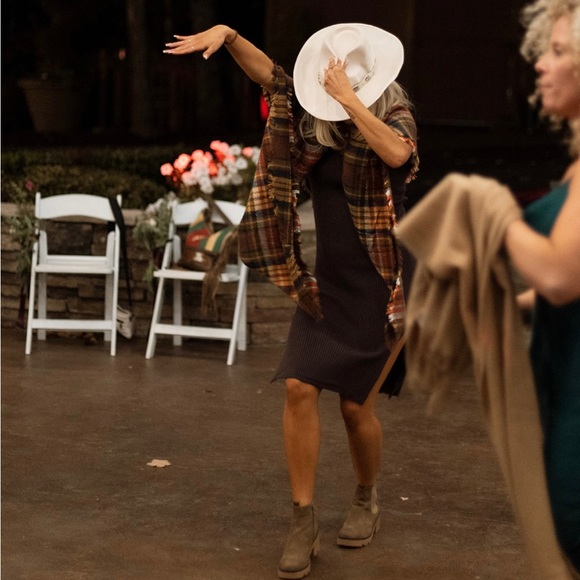 Fall Scarf - Picture 2 of 2